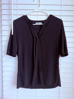 PerSeption Concept Black Short Sleeve V-Neck Blouse with Front Pleat